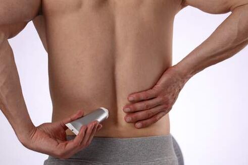 Los ungüentos y geles ayudarán a eliminar el dolor de espalda. 